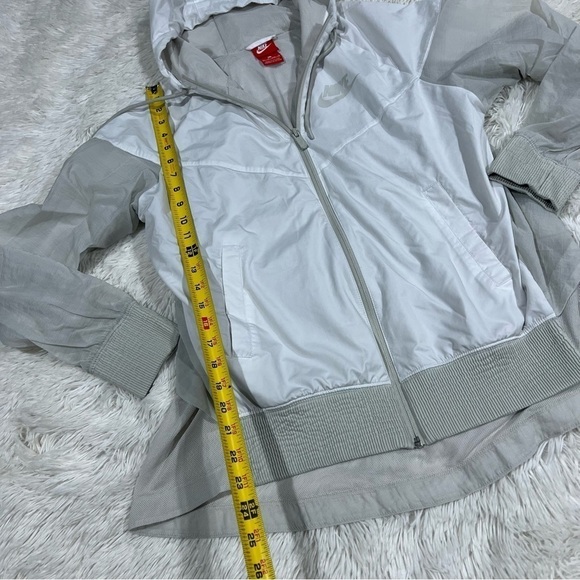 Women’s Nike Tech liberty windrunner 886268-100 jacket XS - Picture 6 of 16
